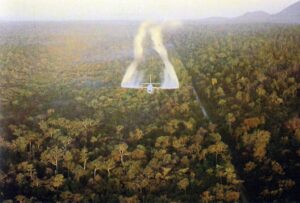 UC-123B_Ranch_Hand_spraying_1962